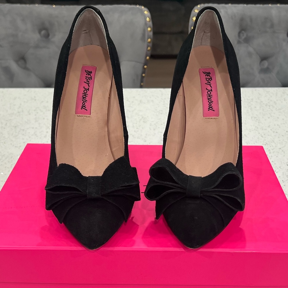 Betsey Johnson black heels used but in good condition